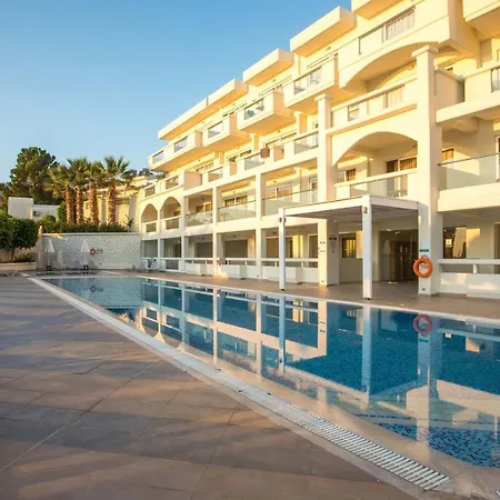 Hotel White &